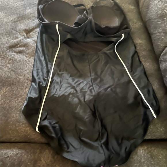 Racerback suit Sz 8-10 - Picture 3 of 4